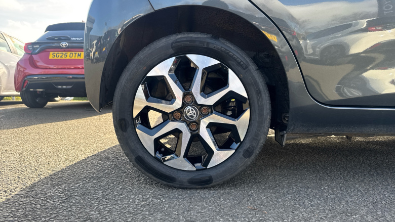 Toyota Aygo 1.0 VVT-i X-Plore 5dr Petrol Hatchback